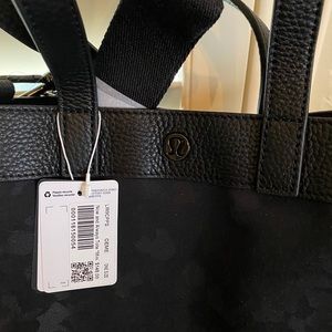 Lululemon Now and Always Tote black camp